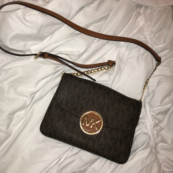Michael Kors crossbody - Picture 1 of 5
